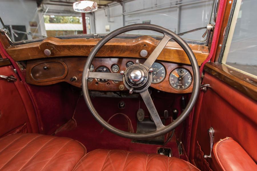 Торпедо Bentley 4&frac14;-Litre Saloon by Mann Egerton 1937 года  (фото 18 из 31)